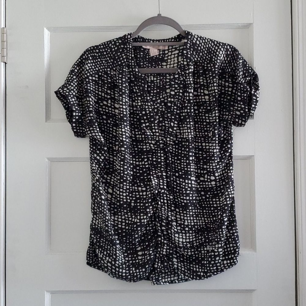 Forever 21 contemporary black and white blouse